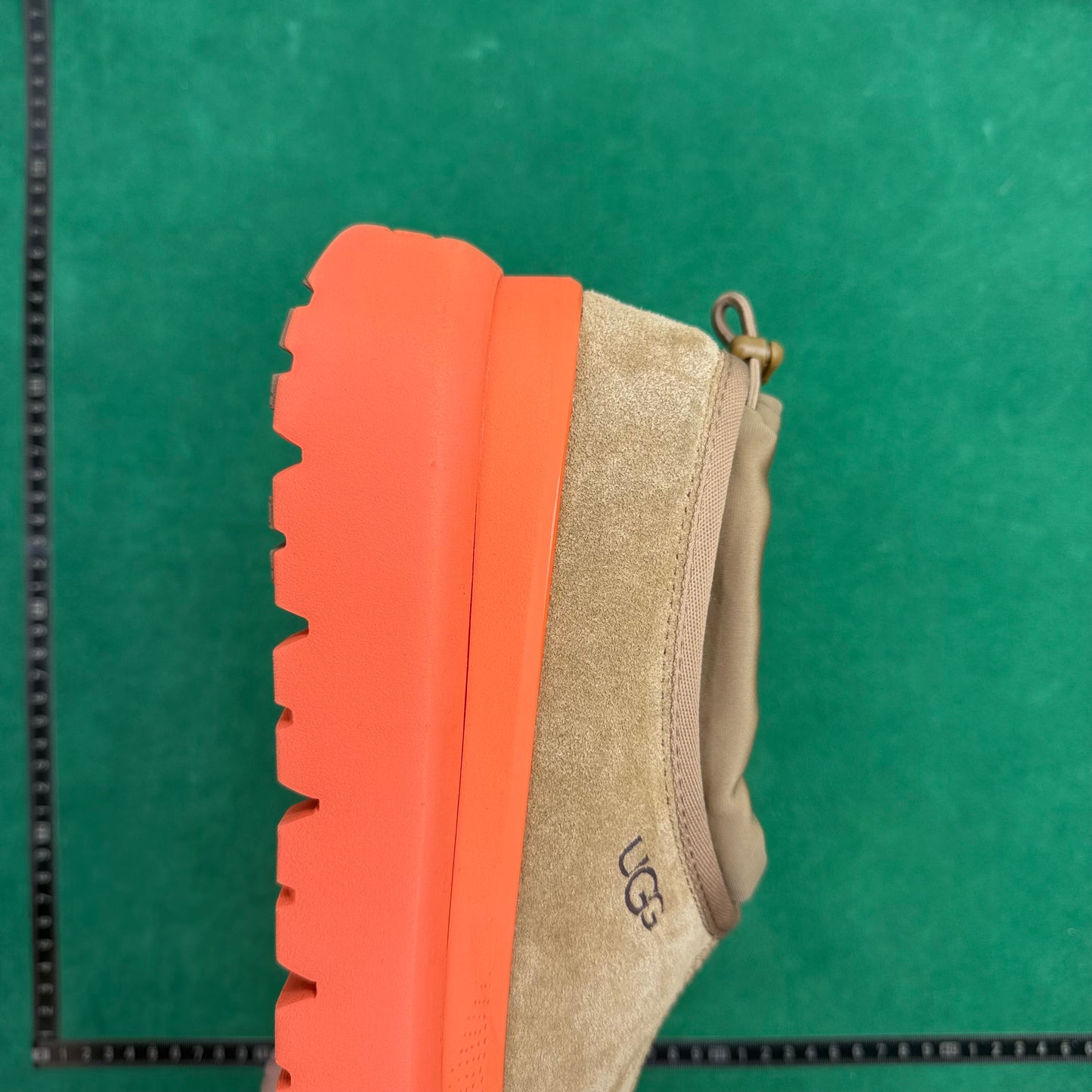 UGG