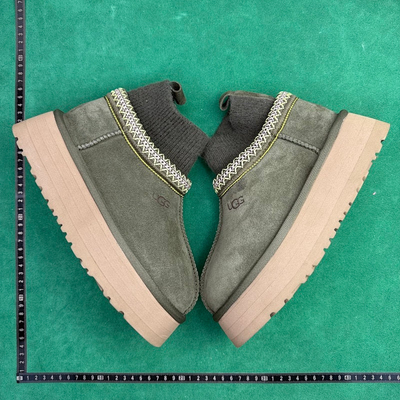UGG