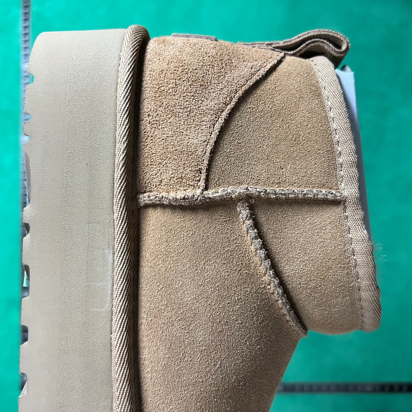 UGG