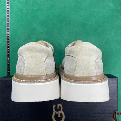 UGG