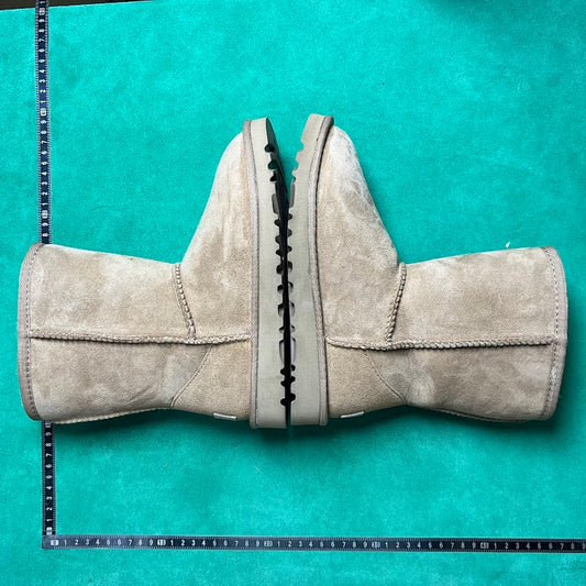 UGG