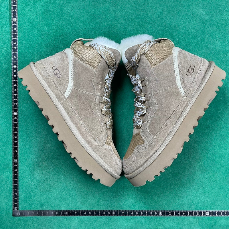 UGG