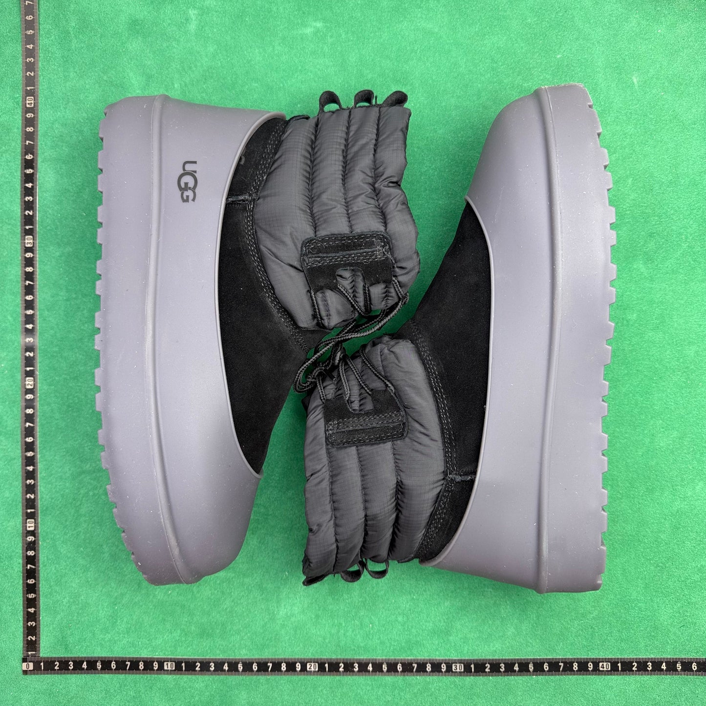 UGG