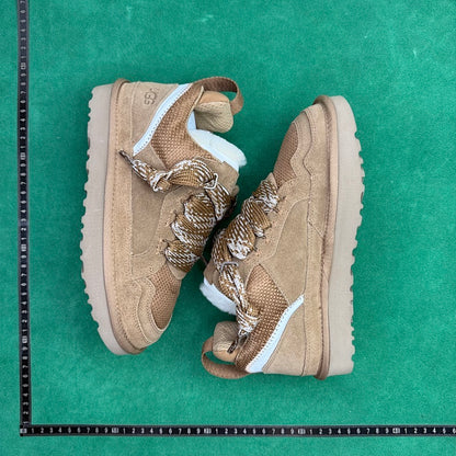 UGG