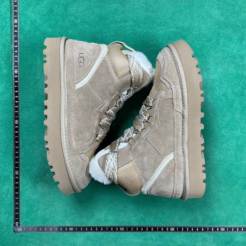 UGG