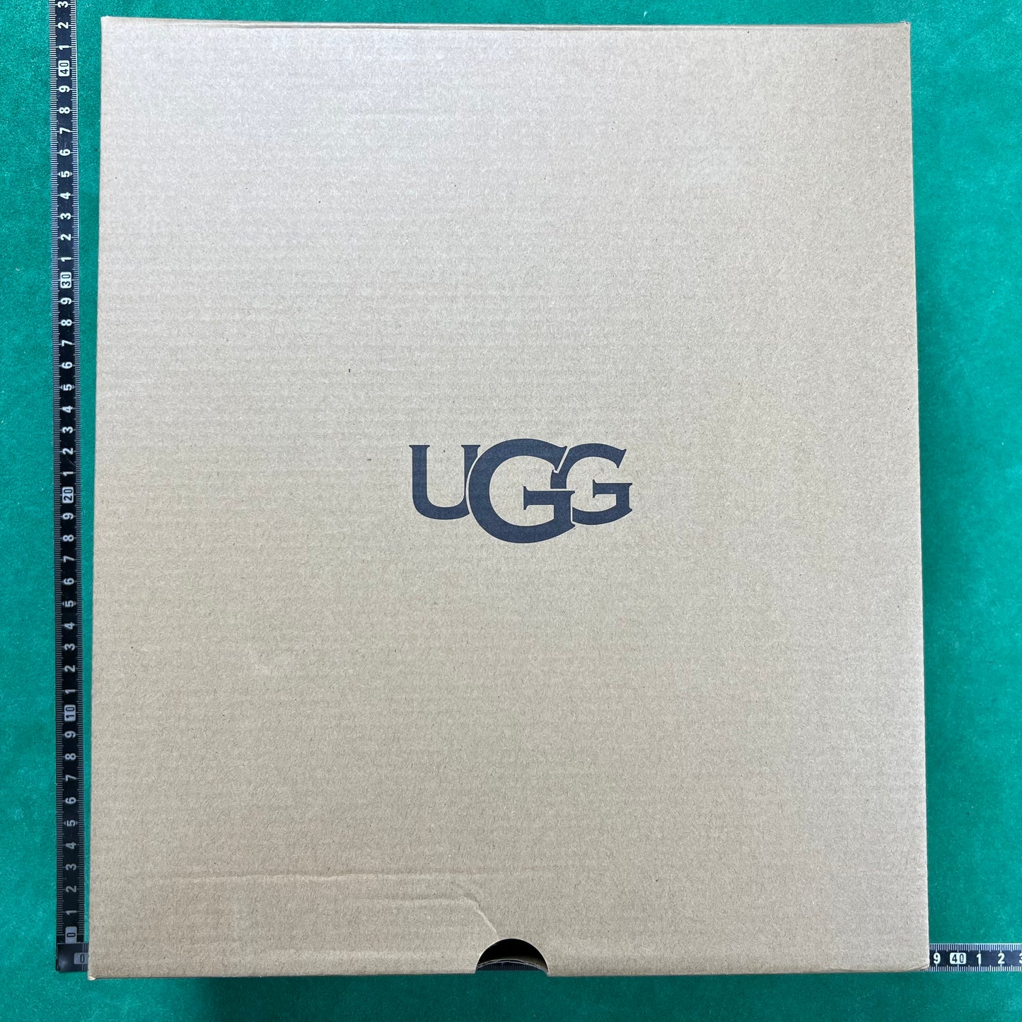 UGG
