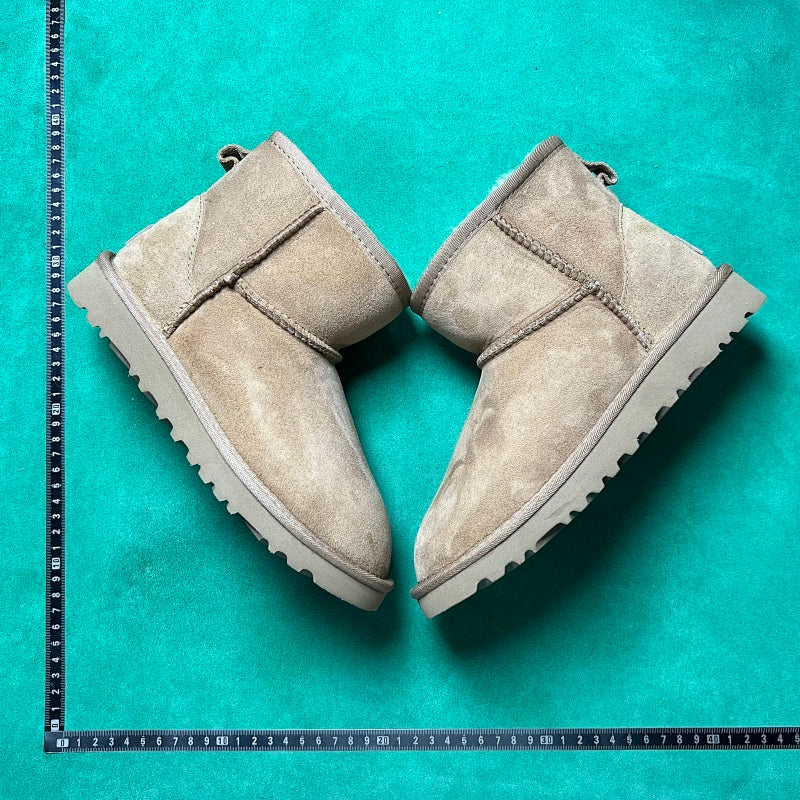 UGG