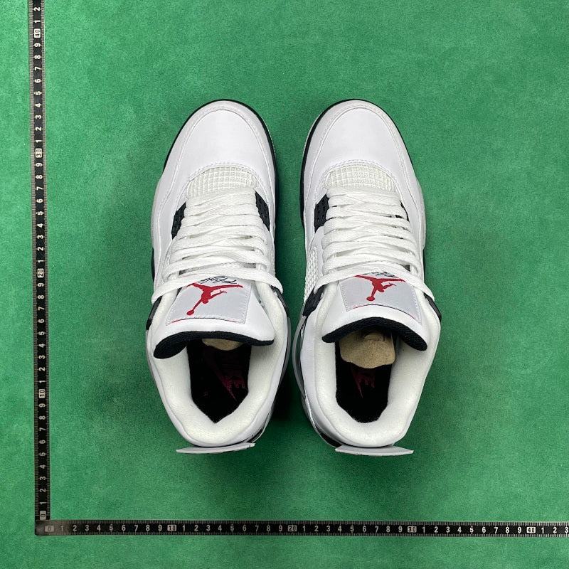 Air Jordan 4 Retro
