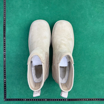 UGG