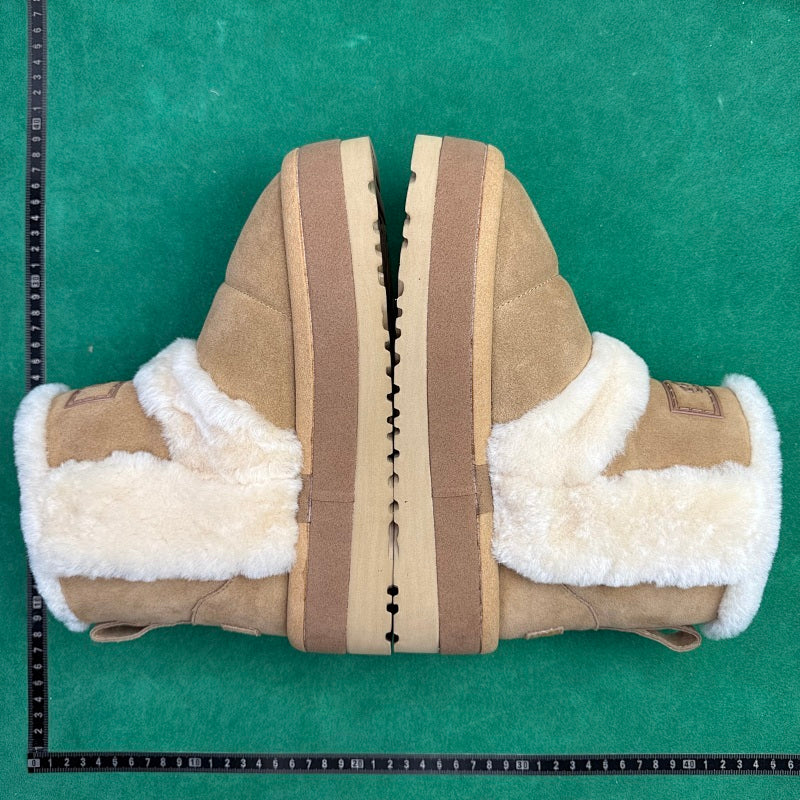 UGG