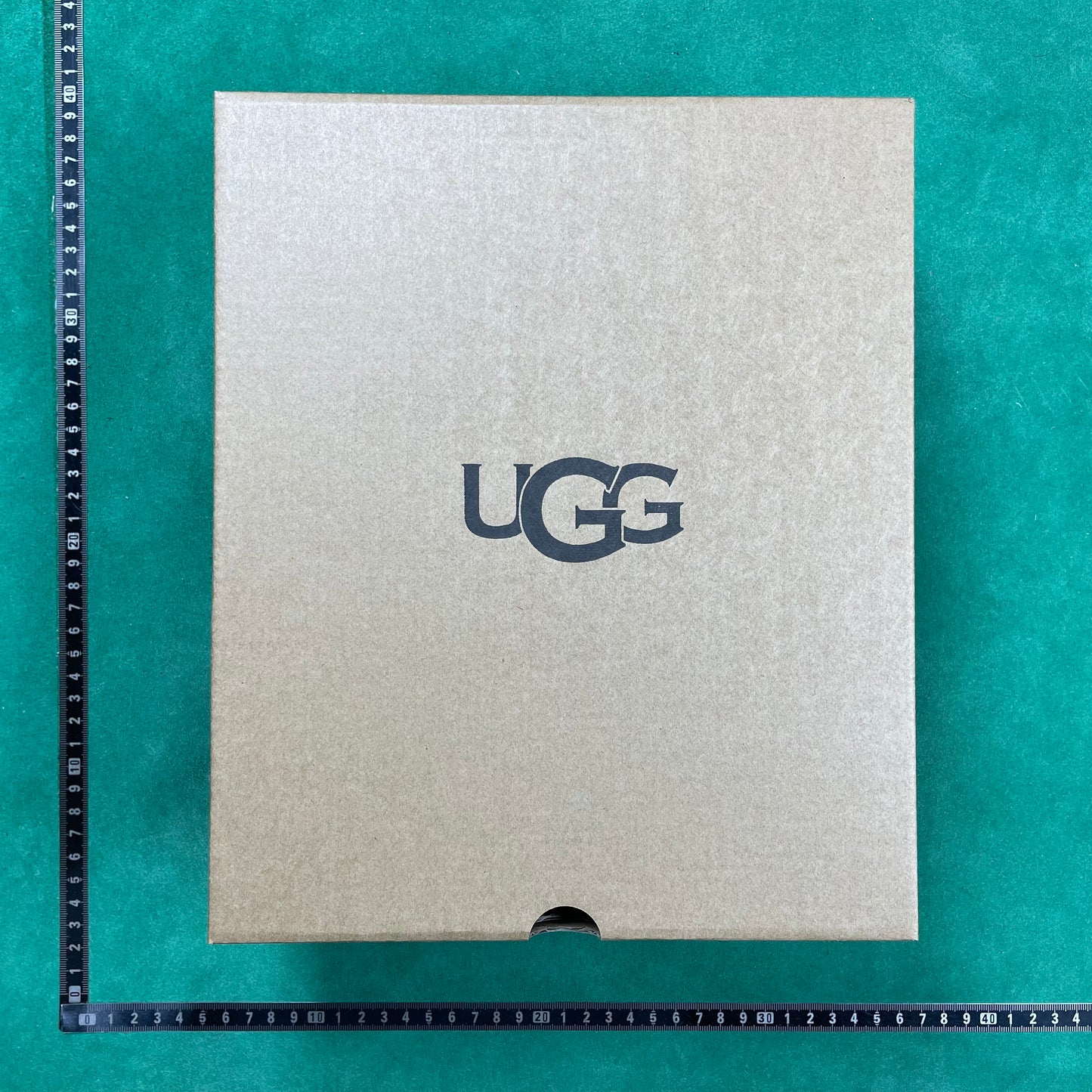 UGG