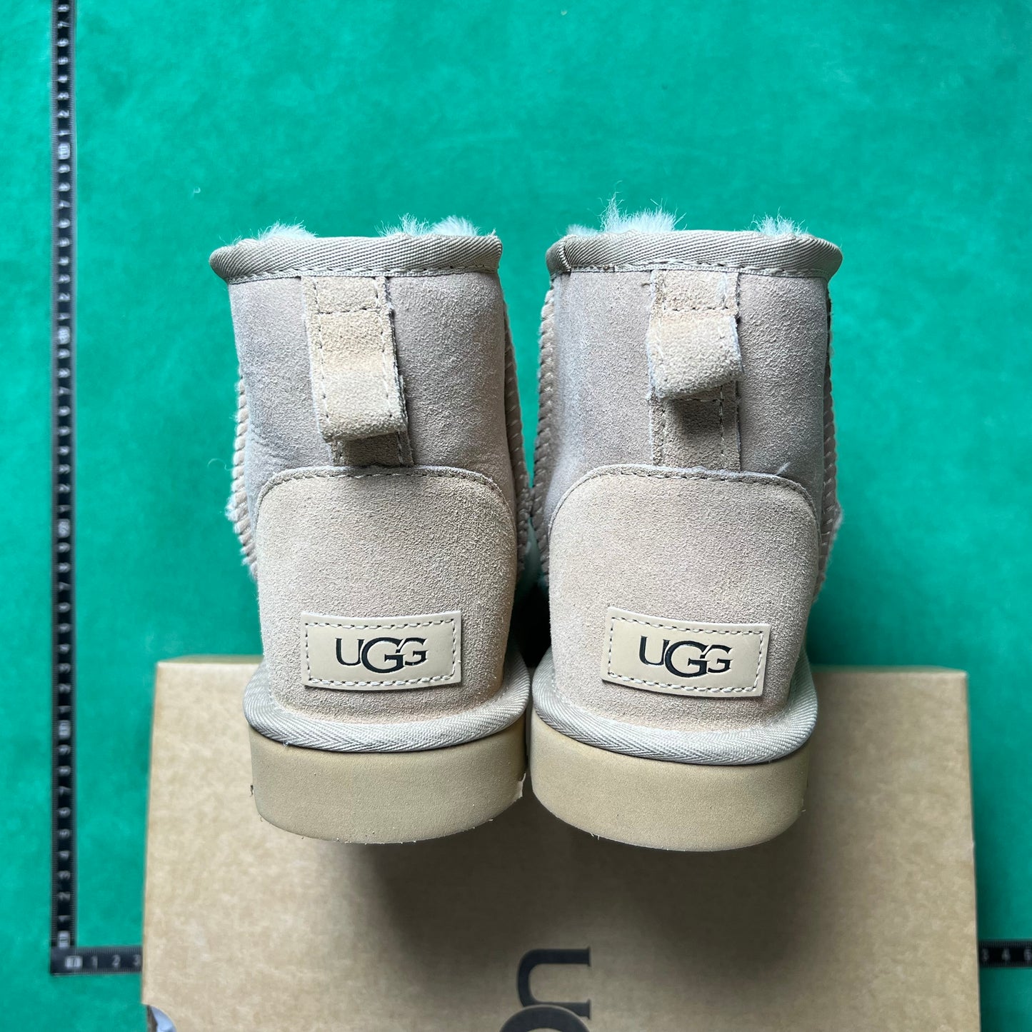 UGG
