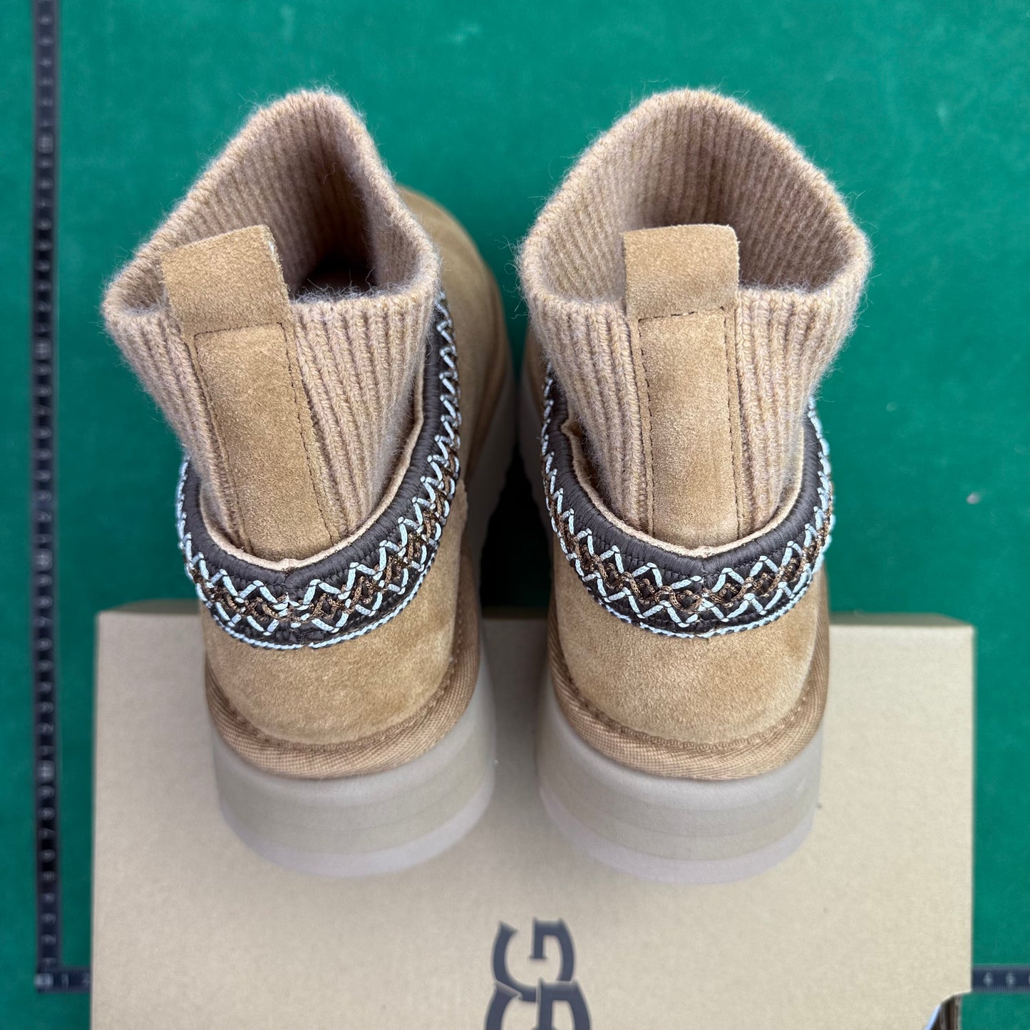 UGG