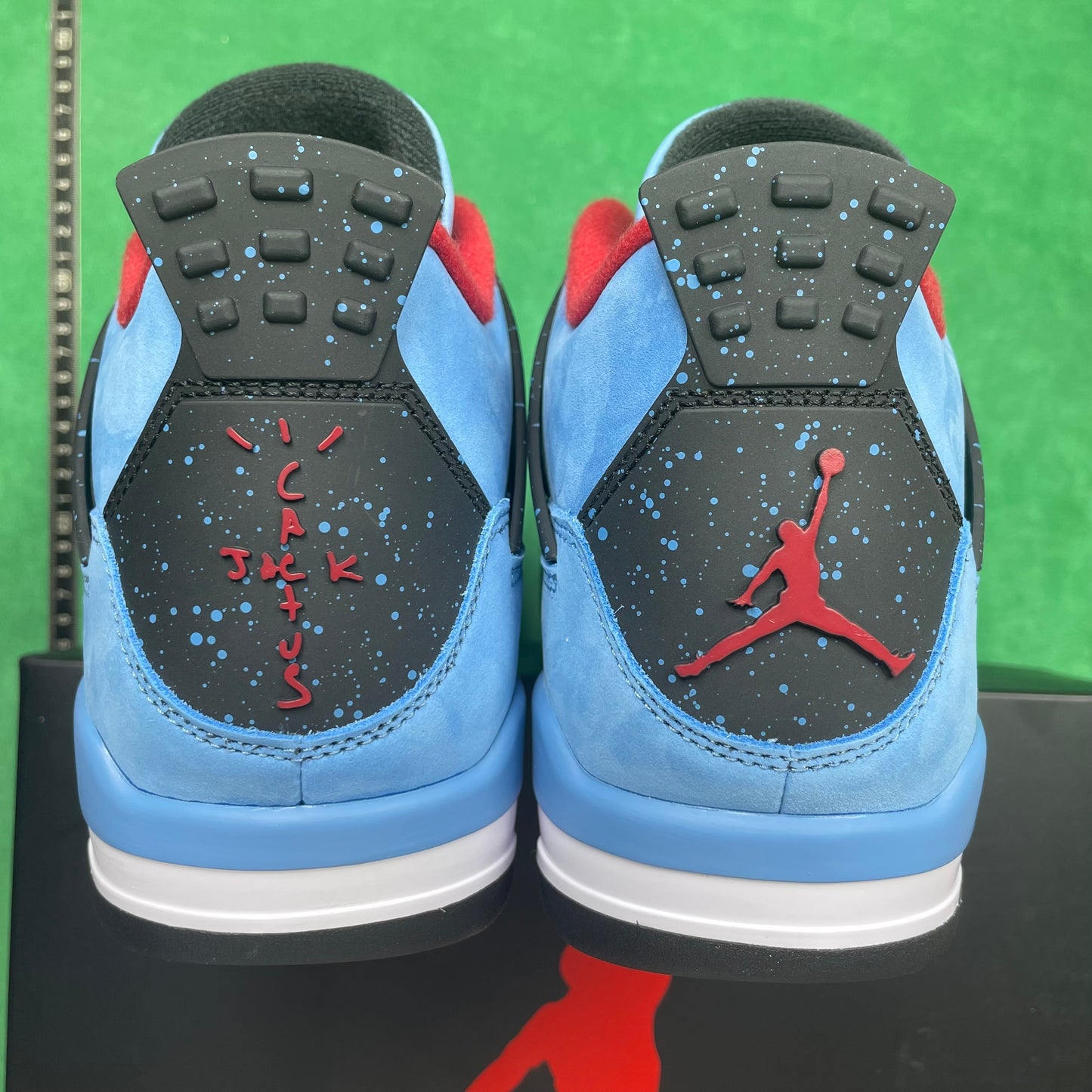 Air Jordan 4 Retro