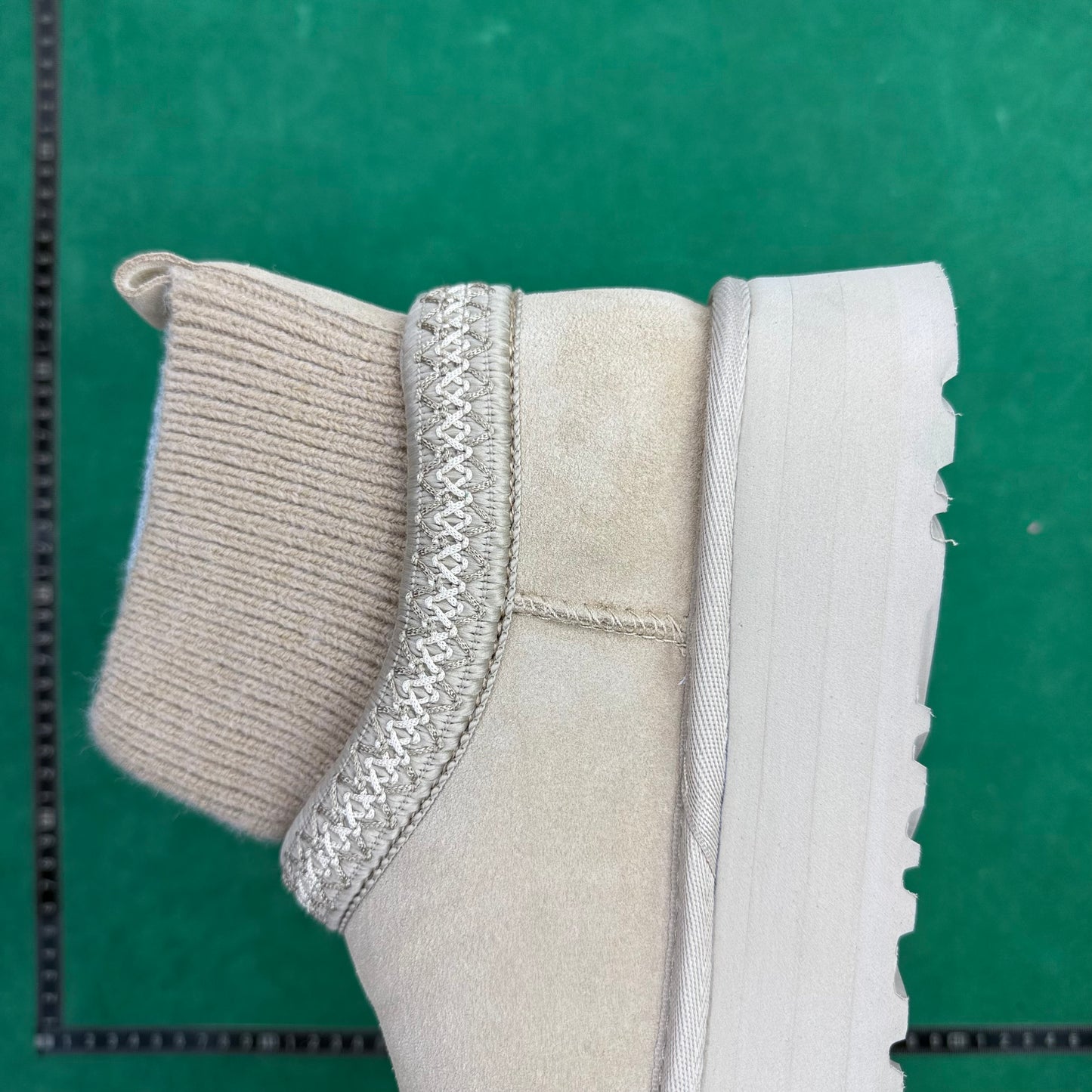 UGG