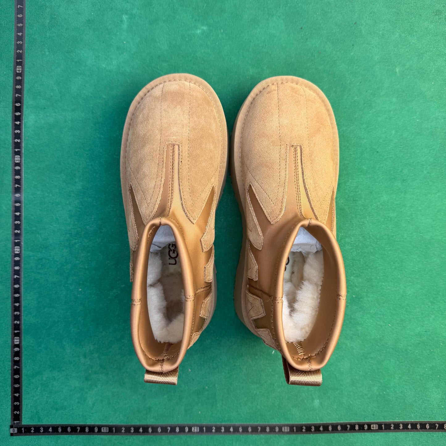 UGG