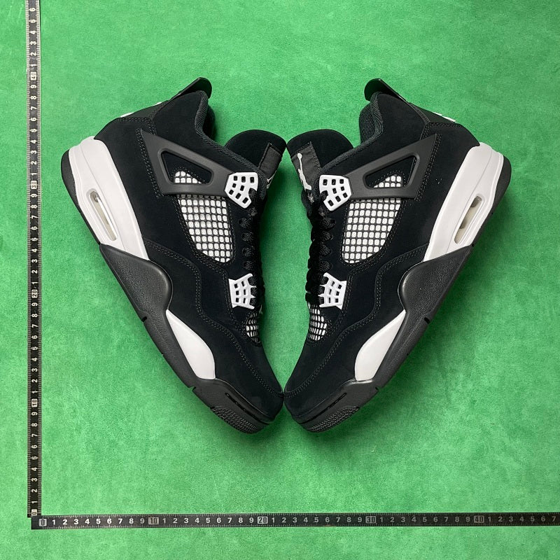 Air Jordan 4 Retro