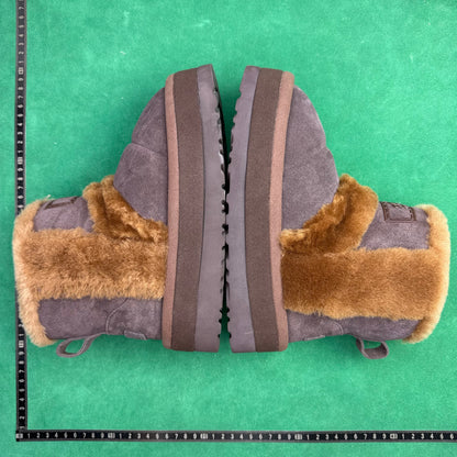UGG
