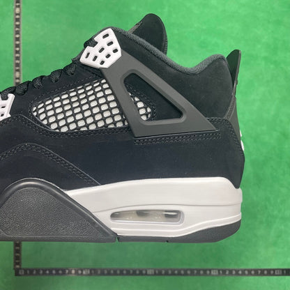 Air Jordan 4 Retro