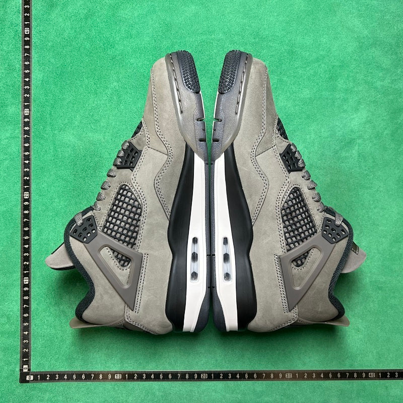 Air Jordan 4 Retro