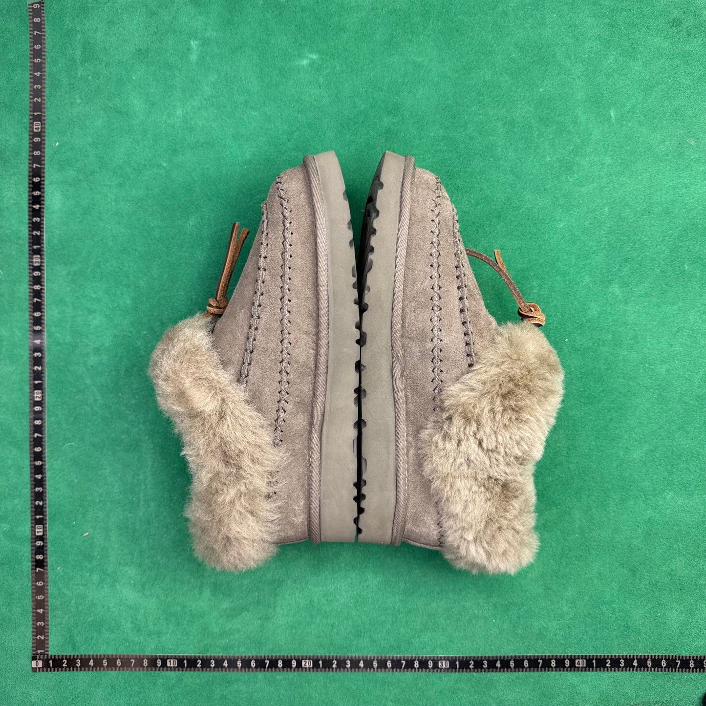 UGG