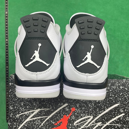 Air Jordan 4 Retro