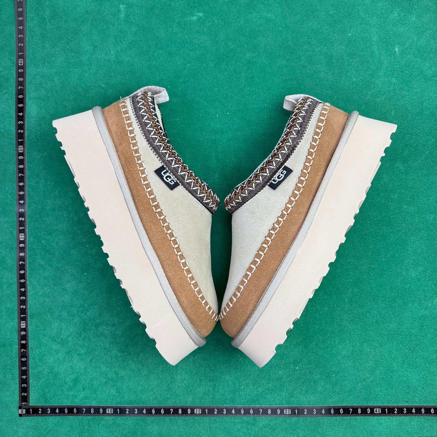 UGG