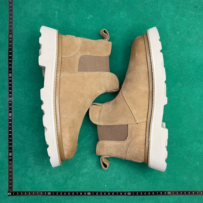 UGG