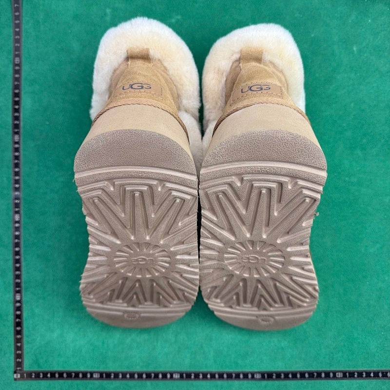 UGG