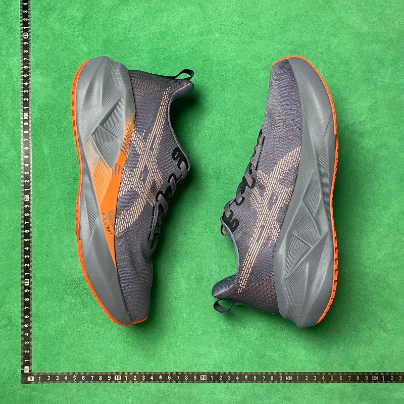 Asics Novablast 5 LE