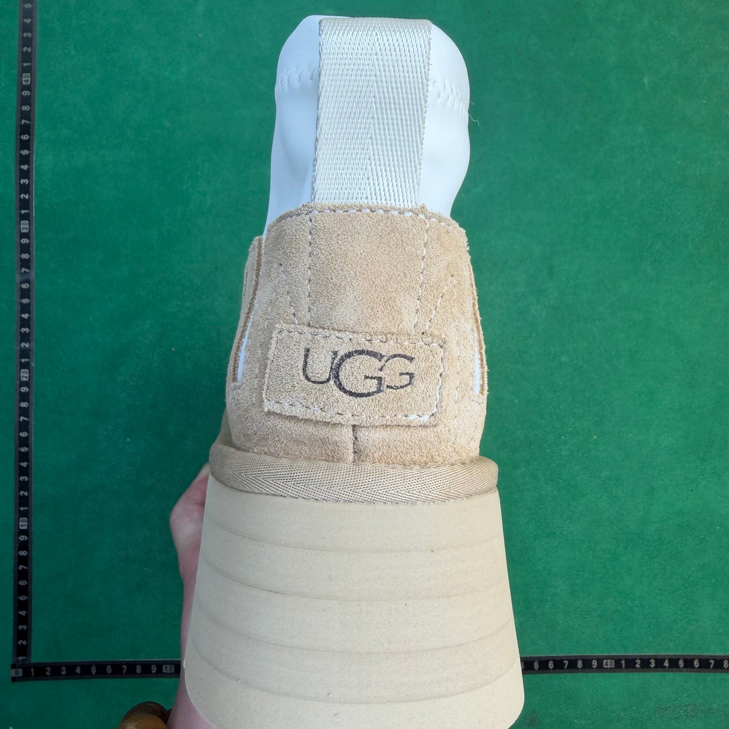 UGG