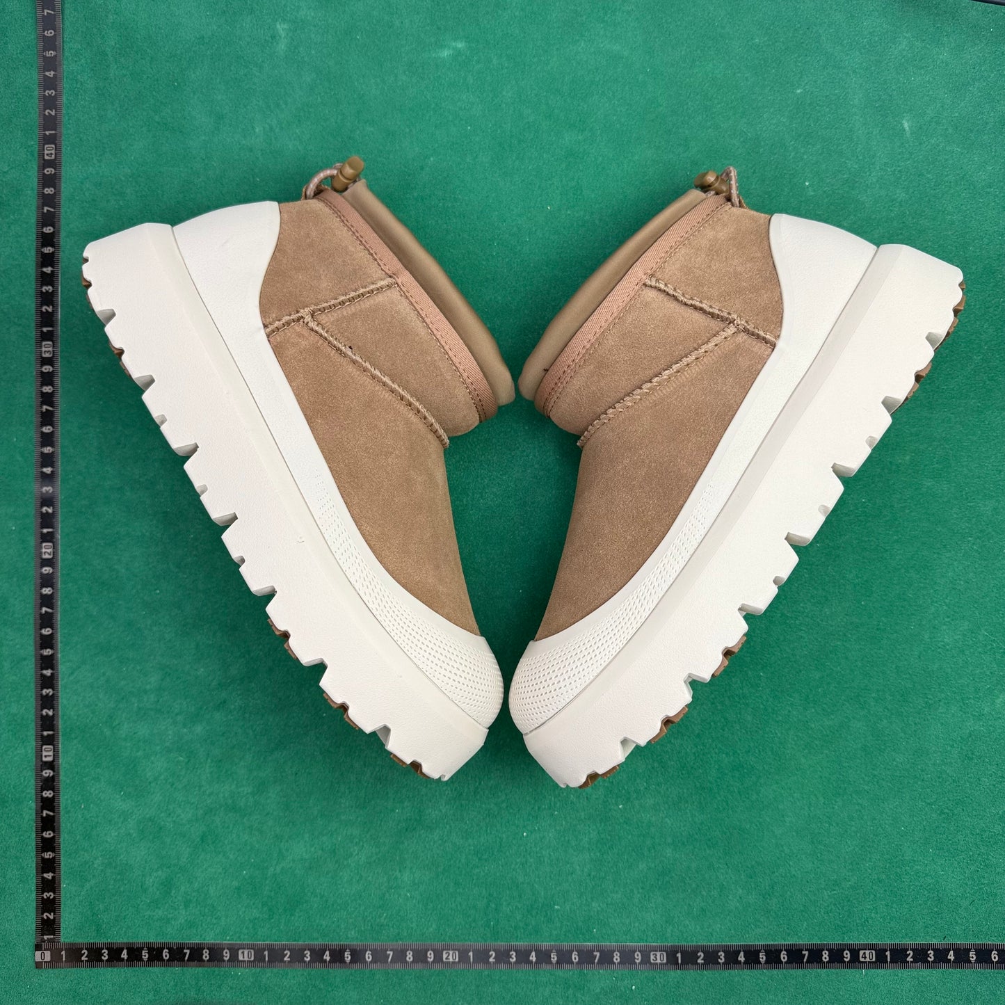 UGG