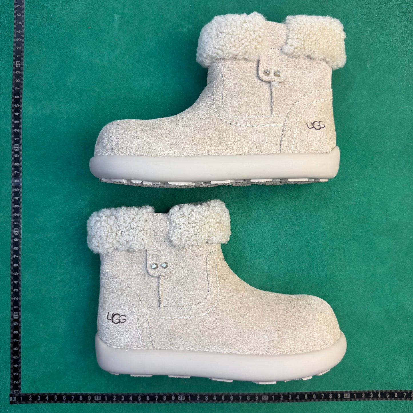 UGG