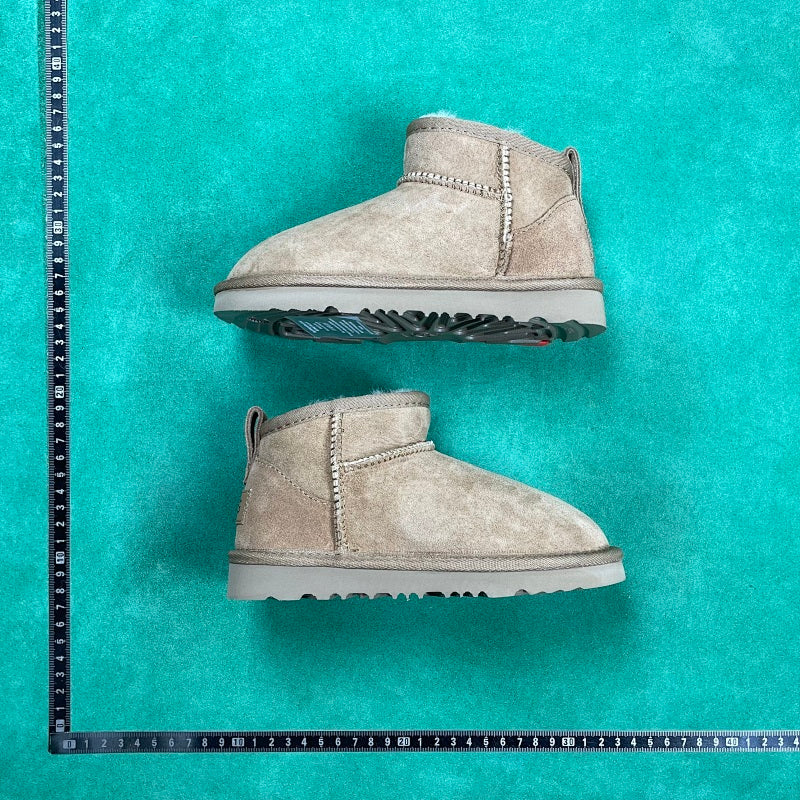 UGG