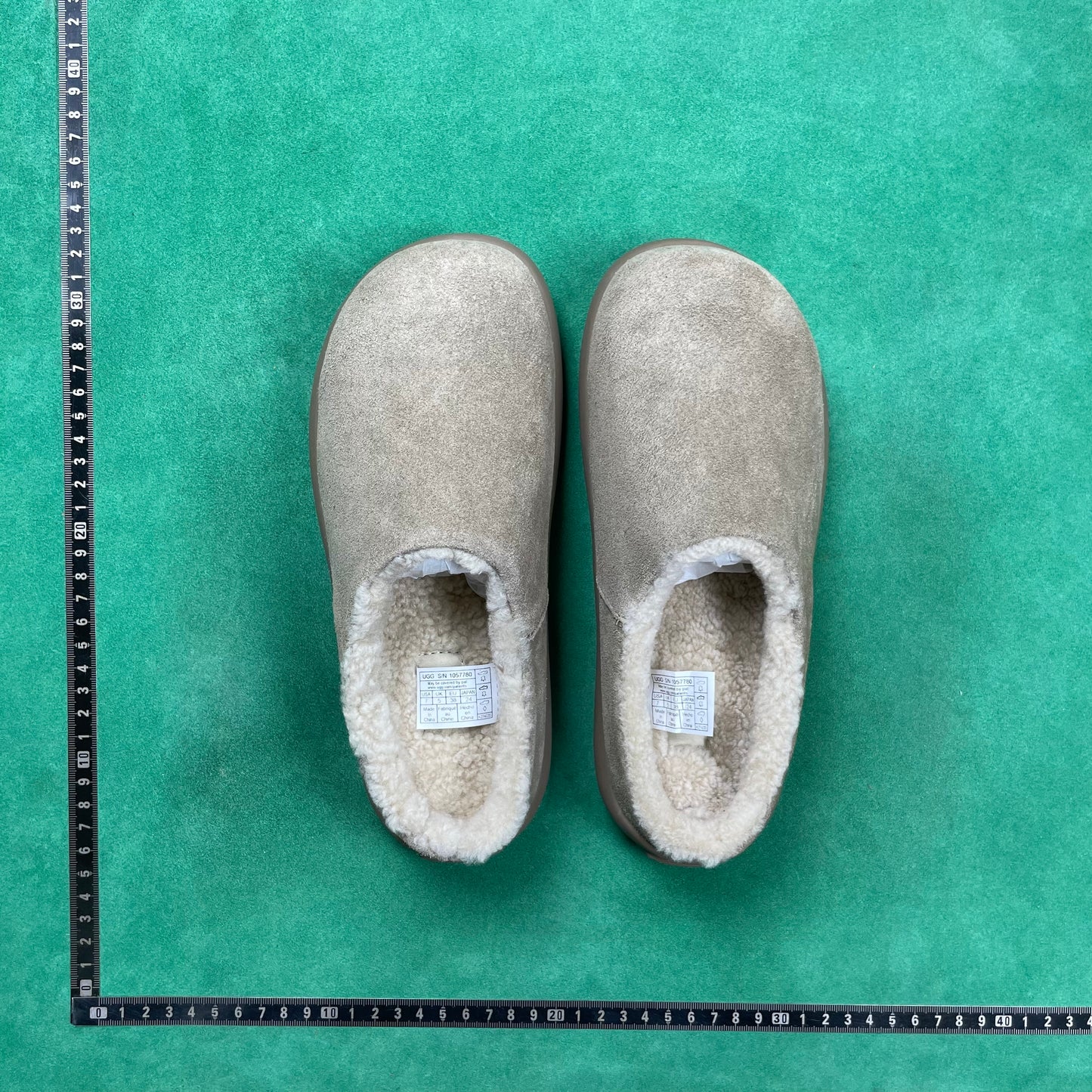 UGG