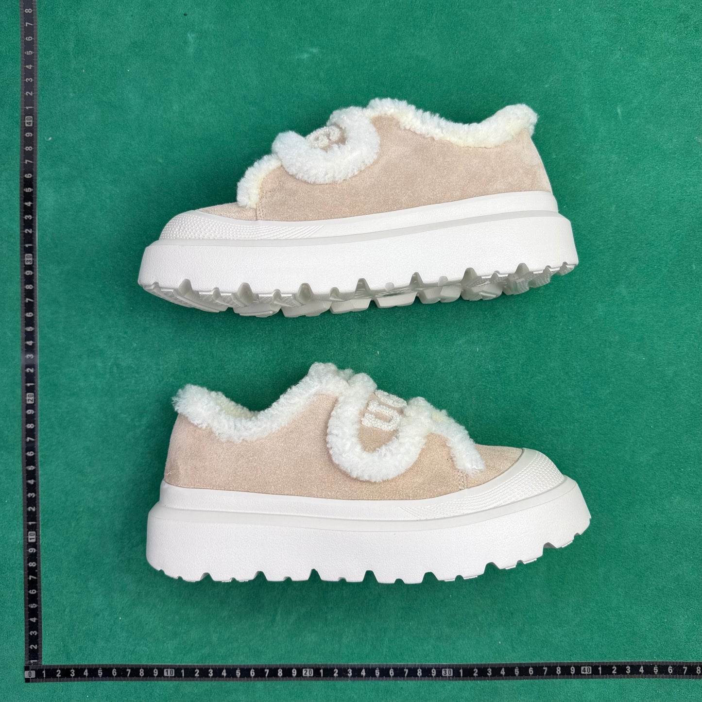 UGG