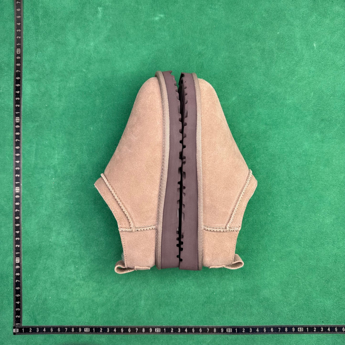 UGG