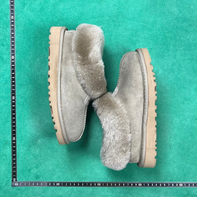 UGG