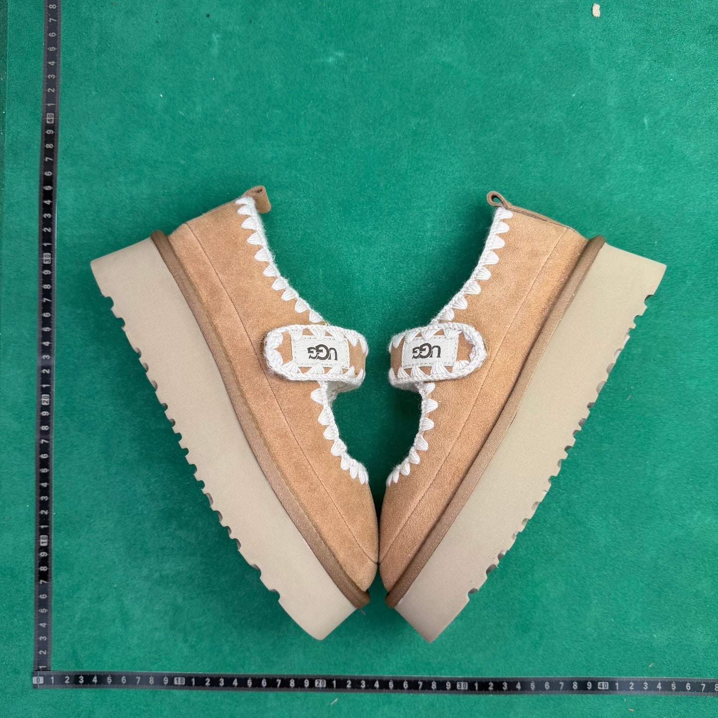 UGG