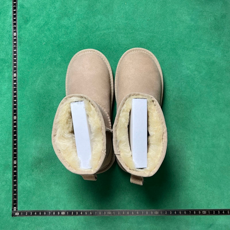 UGG