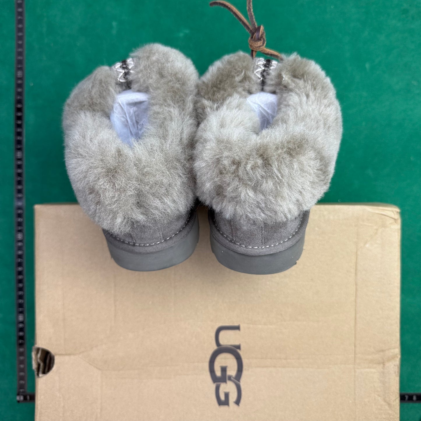 UGG