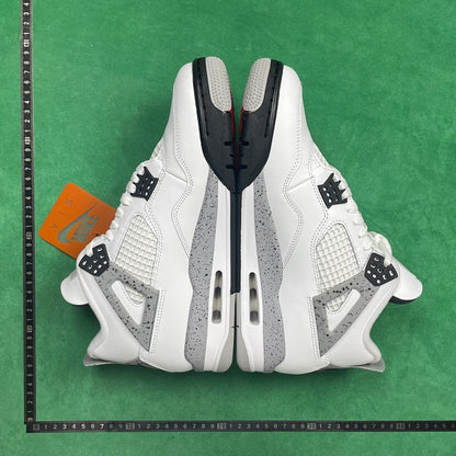 Air Jordan 4 Retro