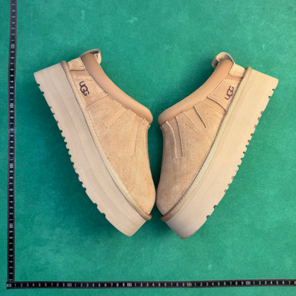 UGG
