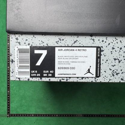 Air Jordan 4 Retro