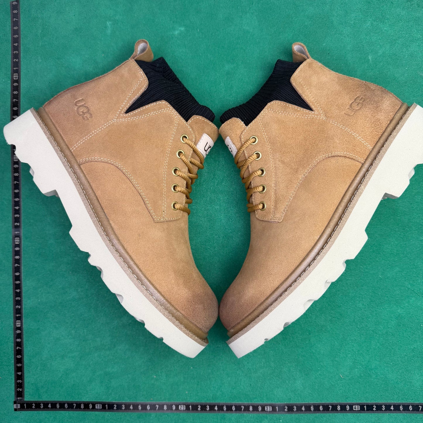 UGG