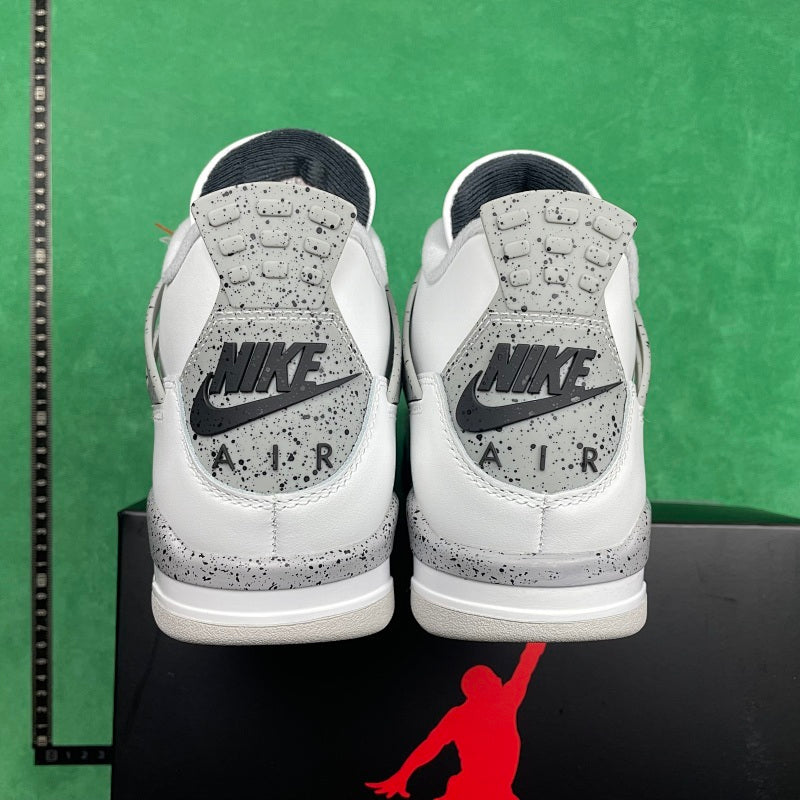 Air Jordan 4 Retro