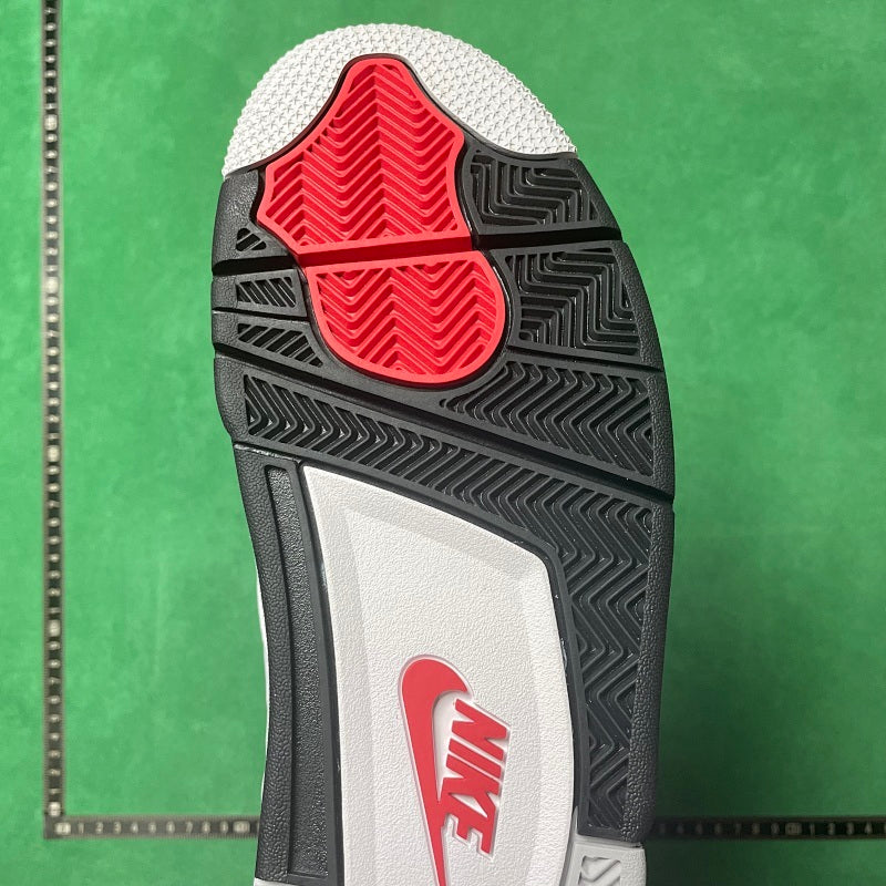 Air Jordan 4 Retro OG