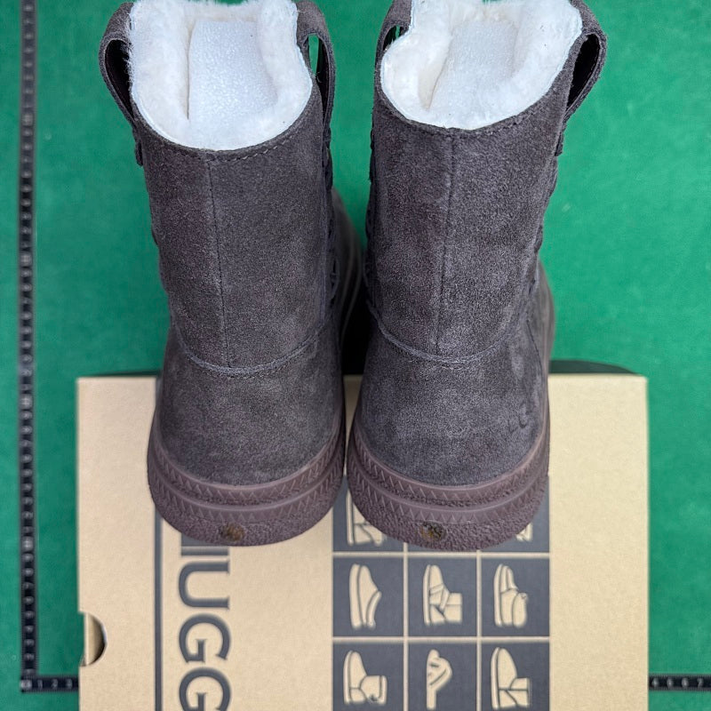UGG