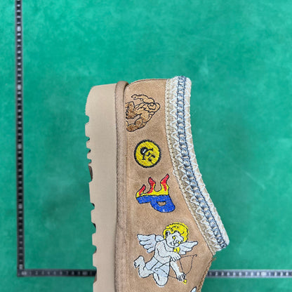 UGG