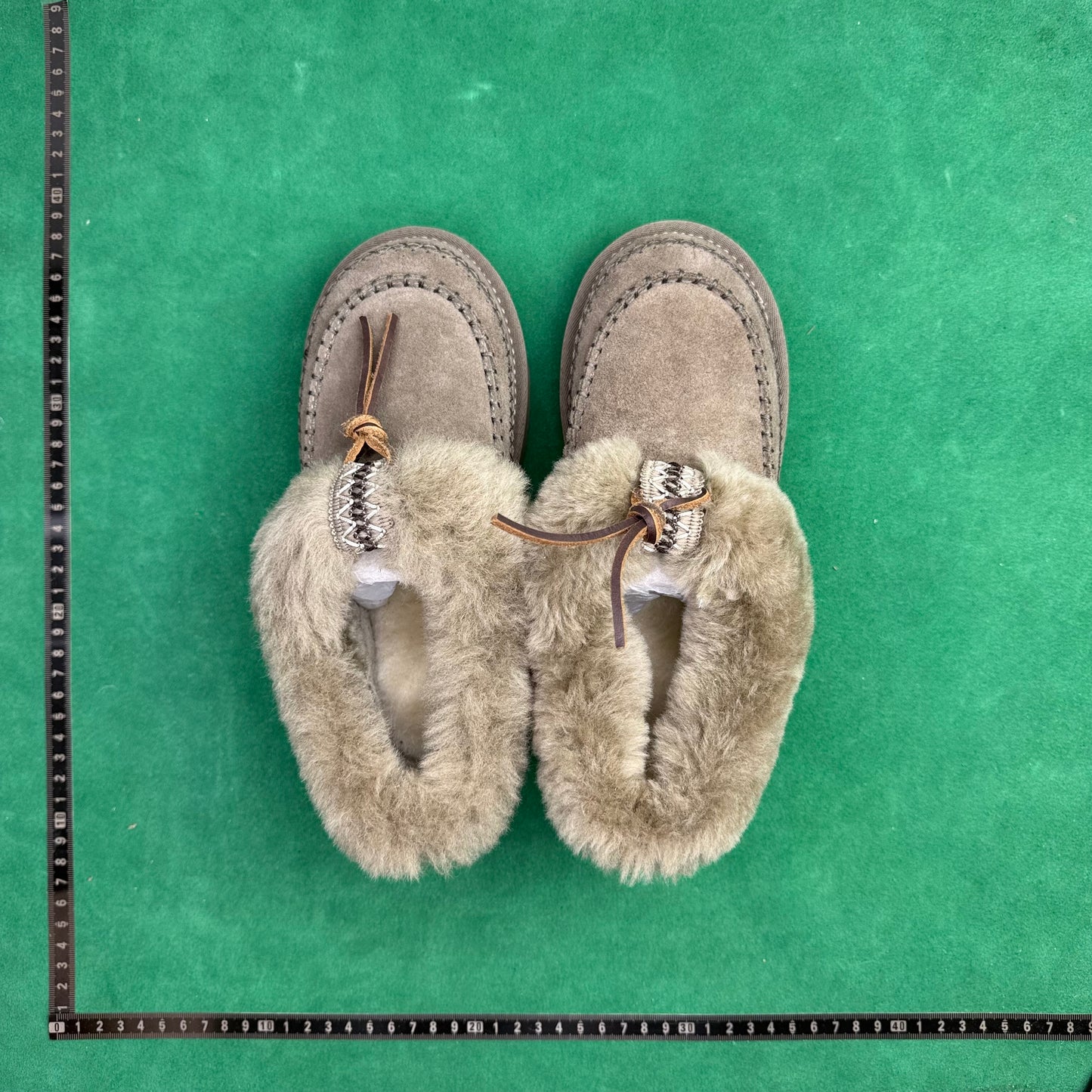 UGG